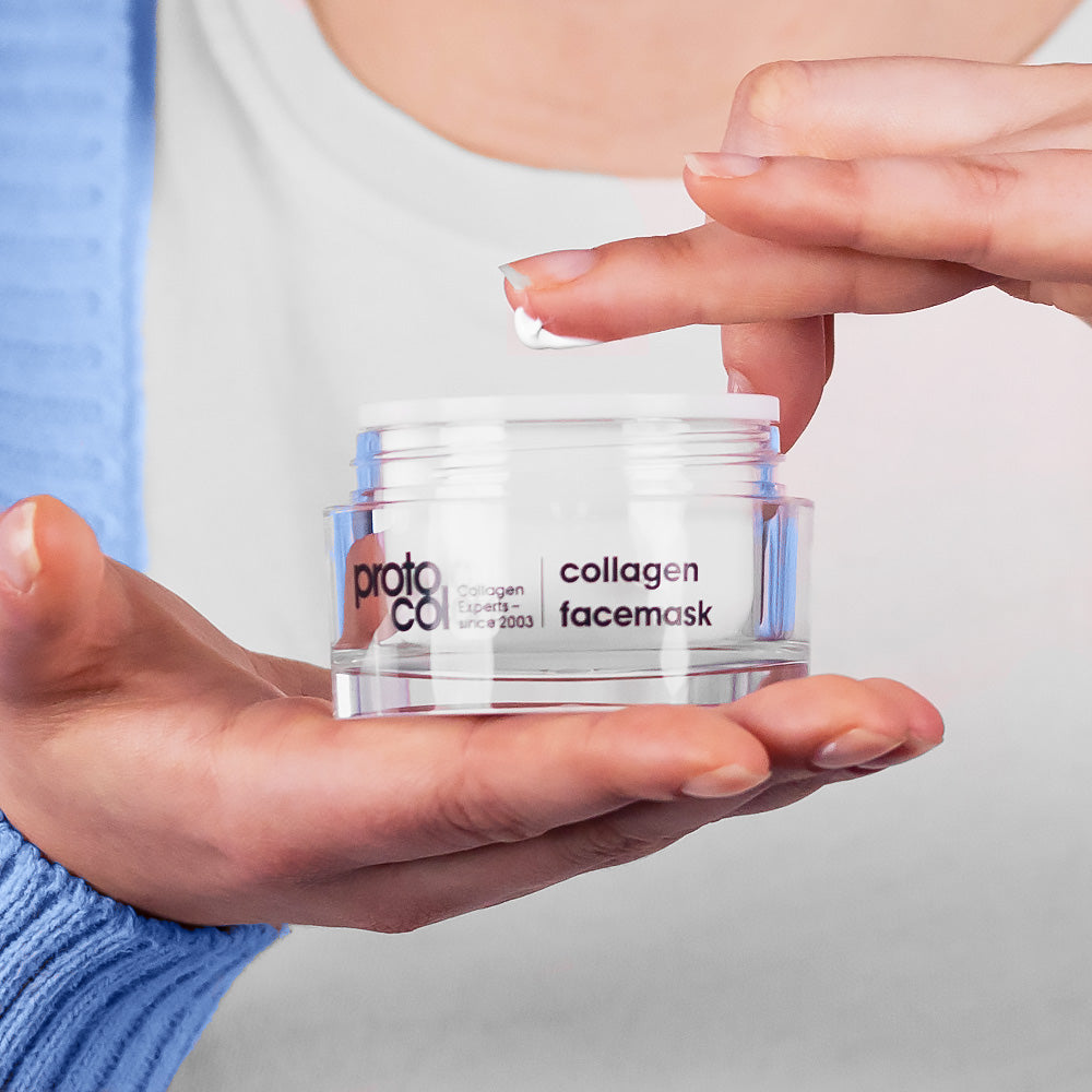 A handing taking some of the Collagen Facemask onto it's finger