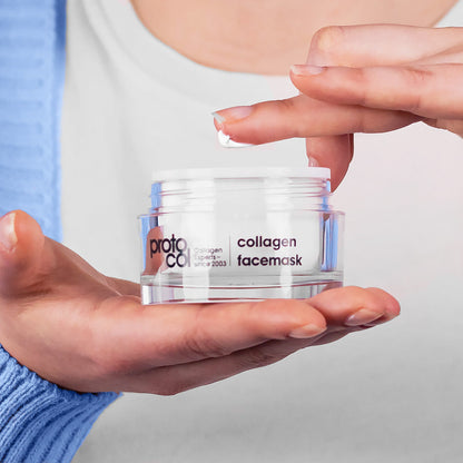A handing taking some of the Collagen Facemask onto it's finger
